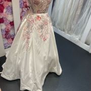 LQ Bridals: 2302099